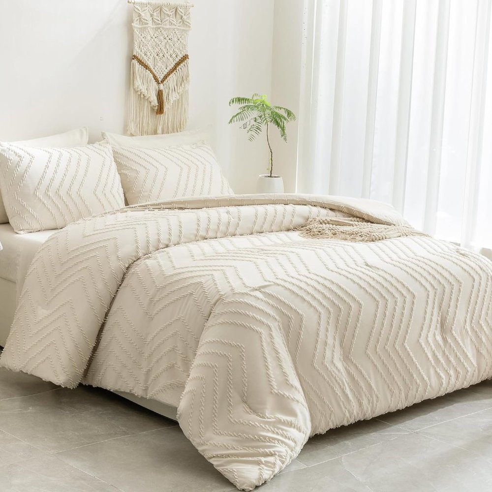 Chevron Tufted Cream Natural White Ivory King Size Bed Zigzag Comforter Set